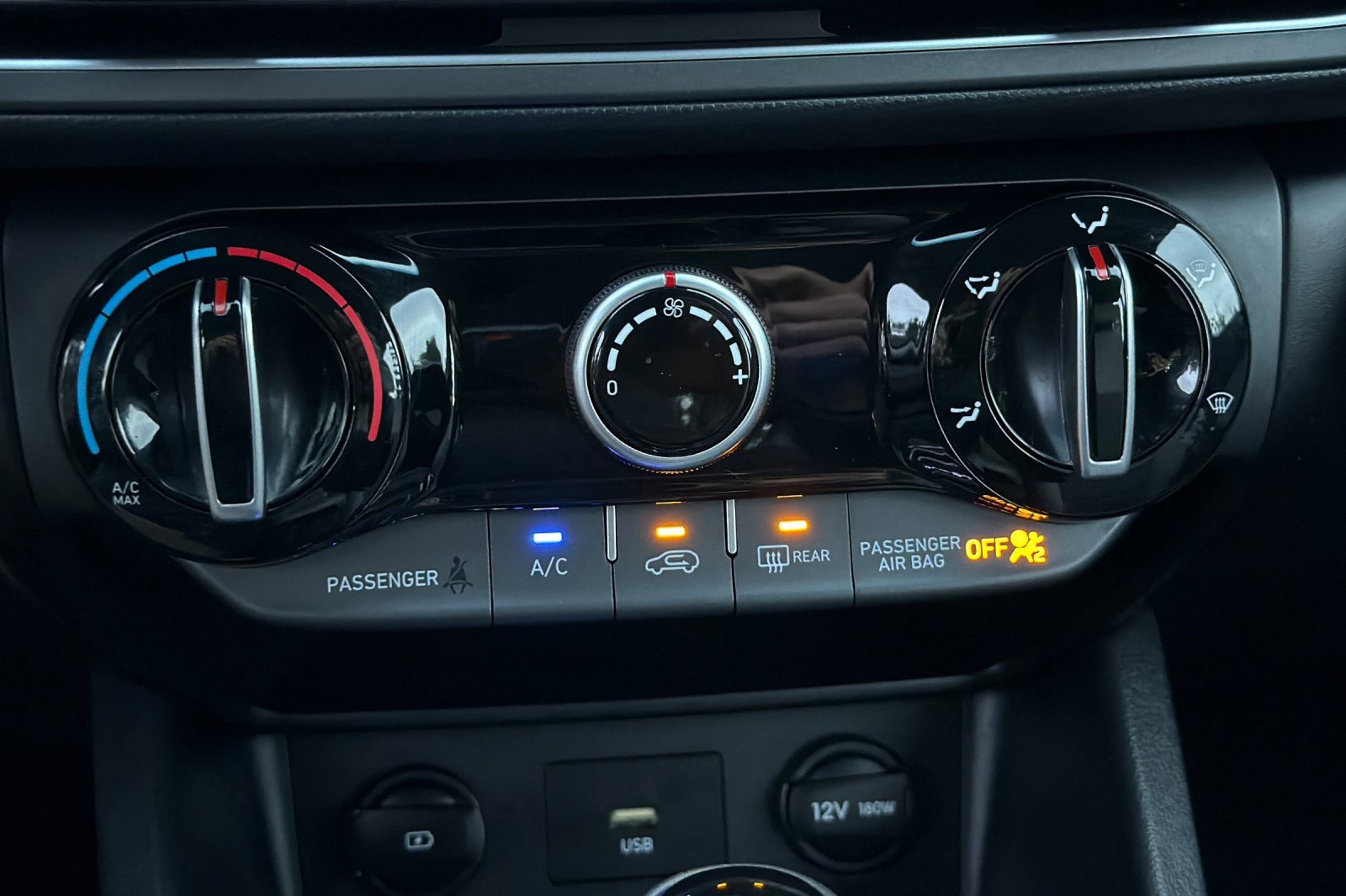 Used 2022 Hyundai Kona SE image 28