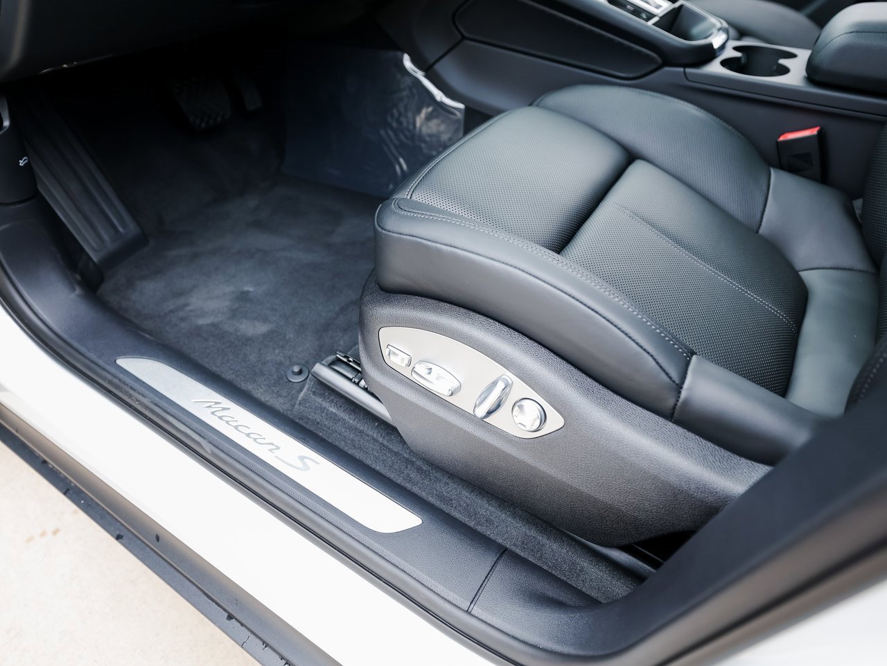 New 2026 Porsche Macan S image 14