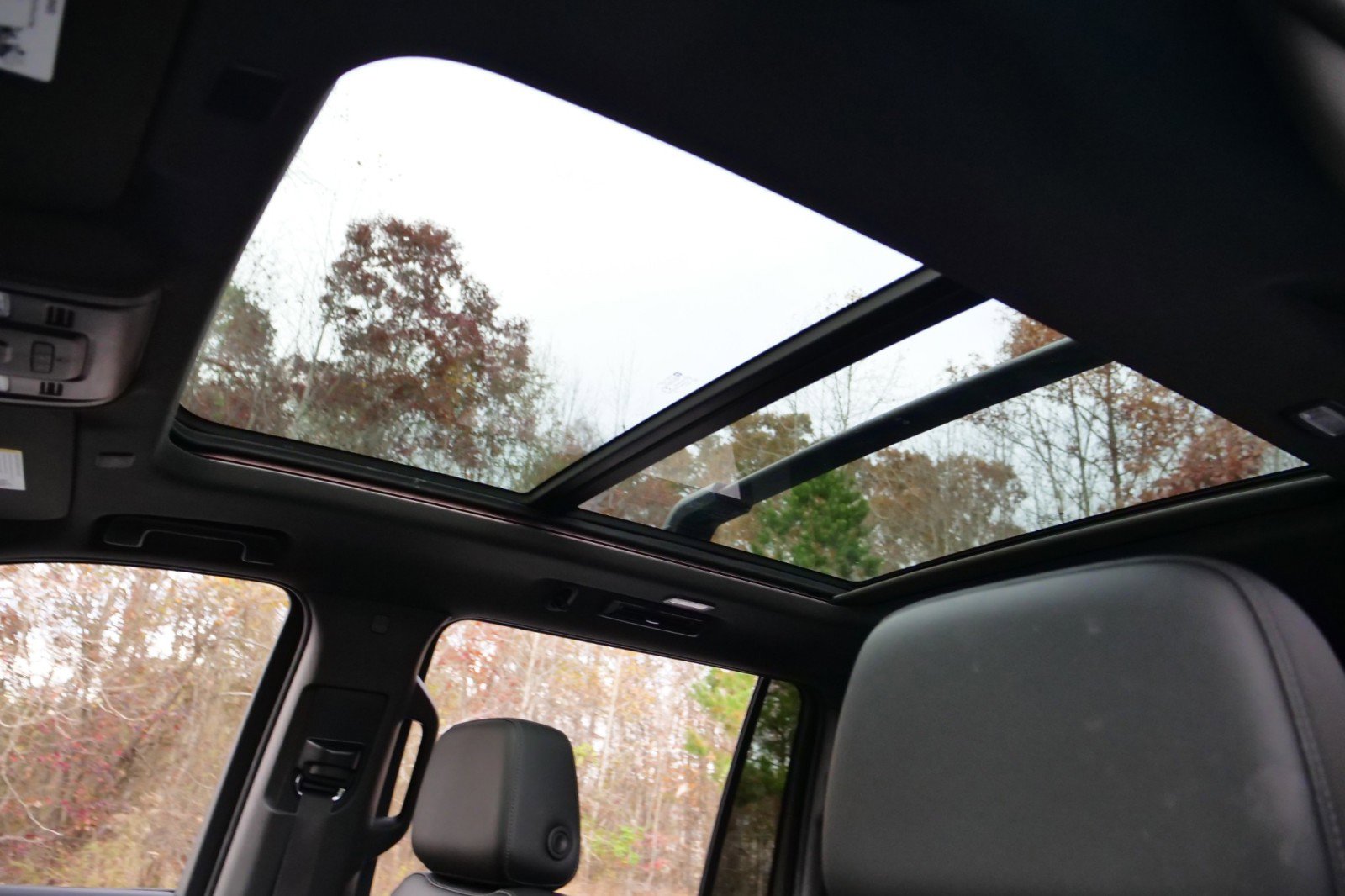 Used 2021 Chevrolet Suburban LT image 7