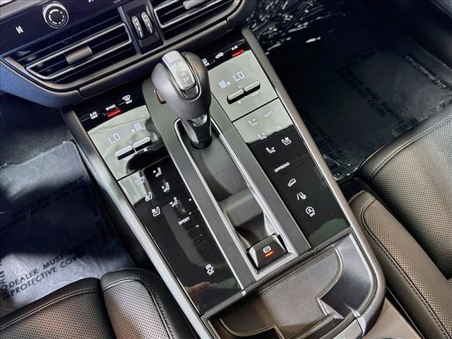 Certified 2026 Porsche Macan Turbo AWD/4WD image 18