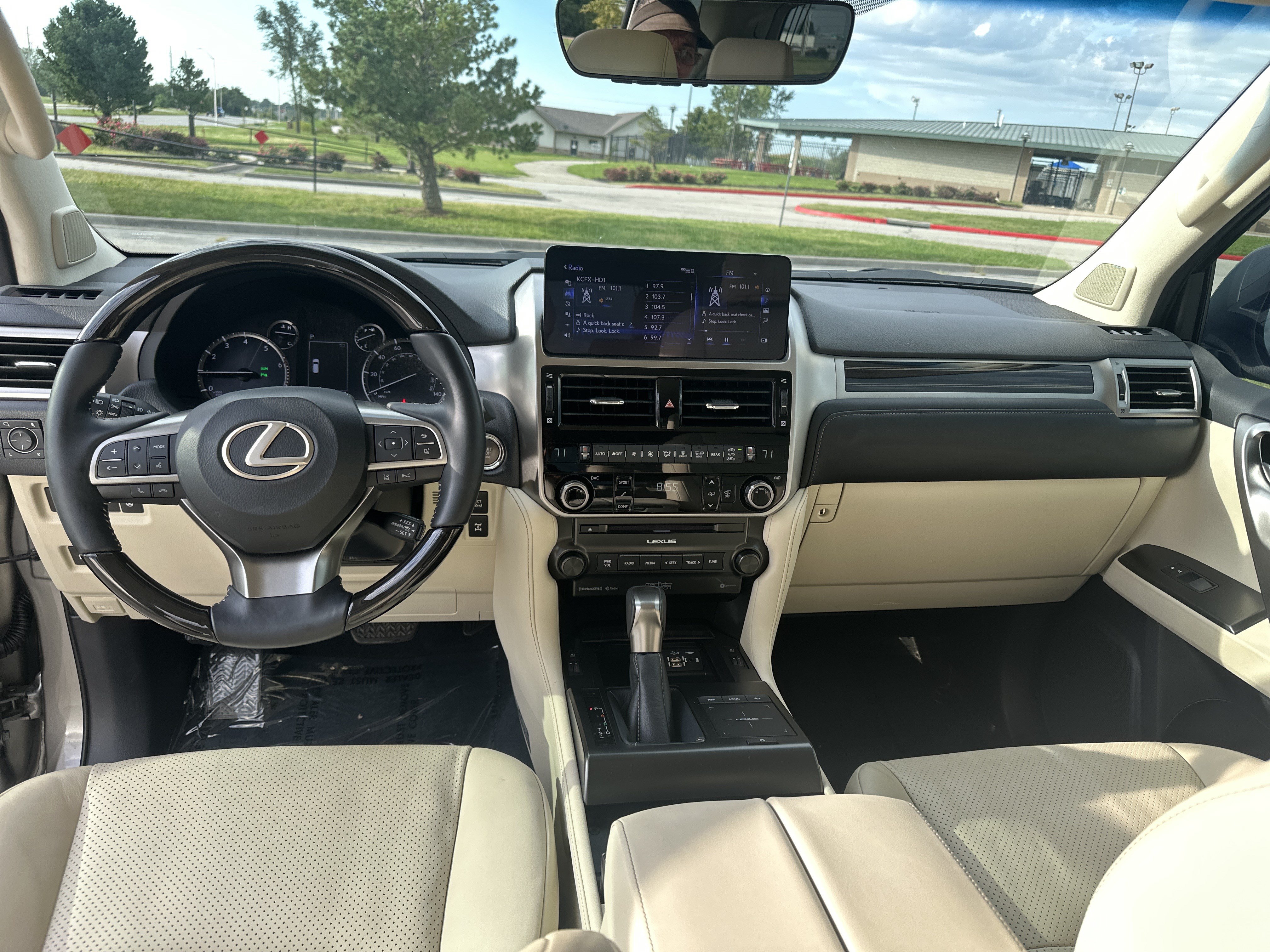 Certified 2023 Lexus GX 460 Luxury w/ Sport Design Package AWD/4WD image 29