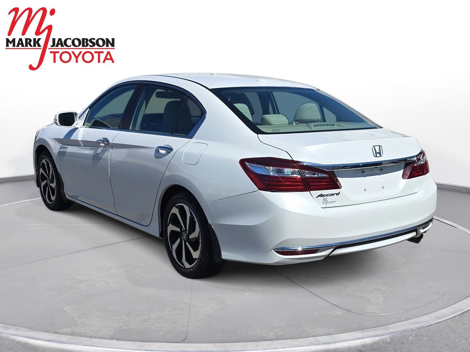 Used 2016 Honda Accord EX image 11