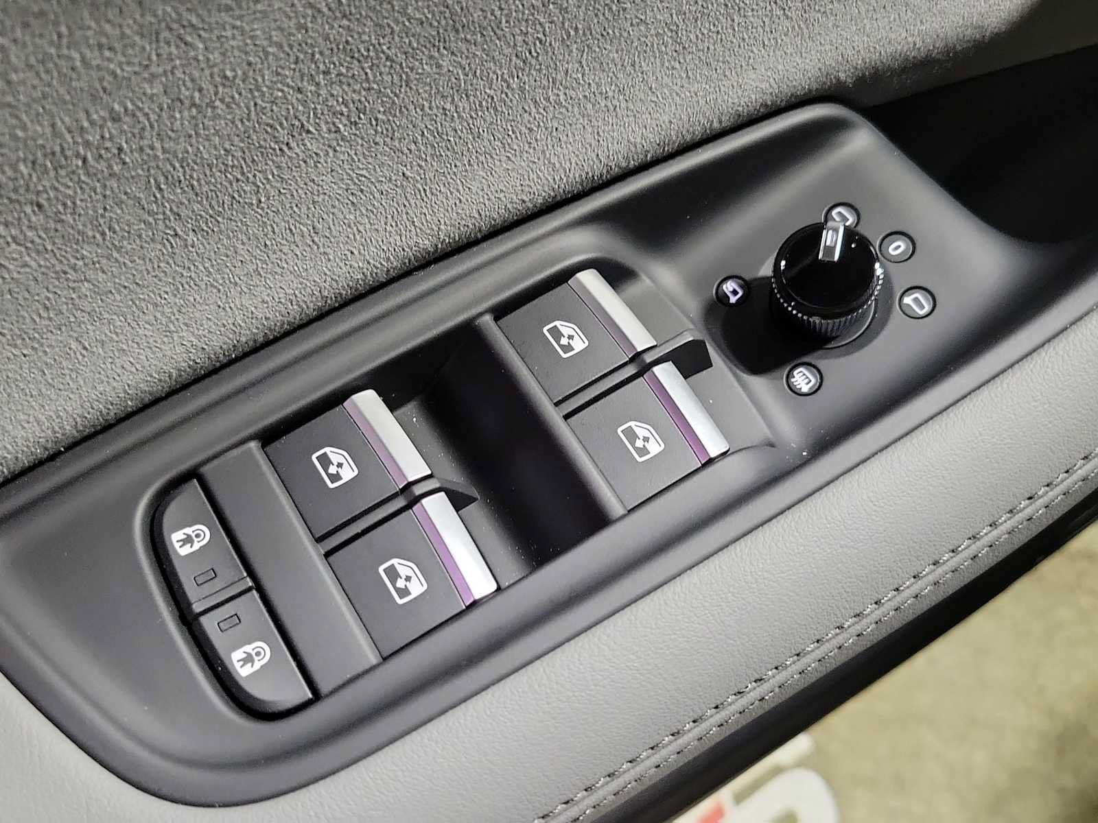 New 2026 Audi SQ8 Premium Plus AWD/4WD image 13