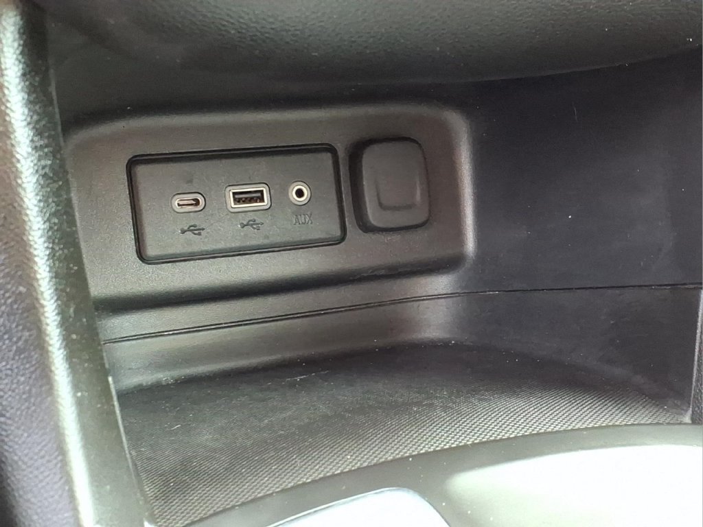 Used 2021 Chevrolet Equinox LT FWD image 13