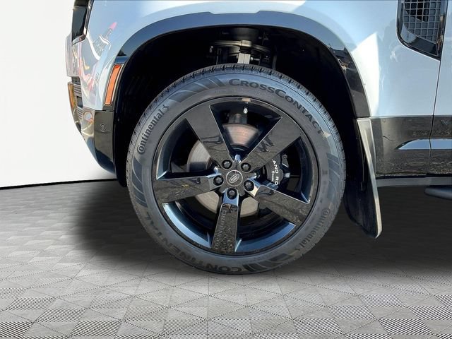 Used 2023 Land Rover Defender 110 V8 AWD/4WD image 36