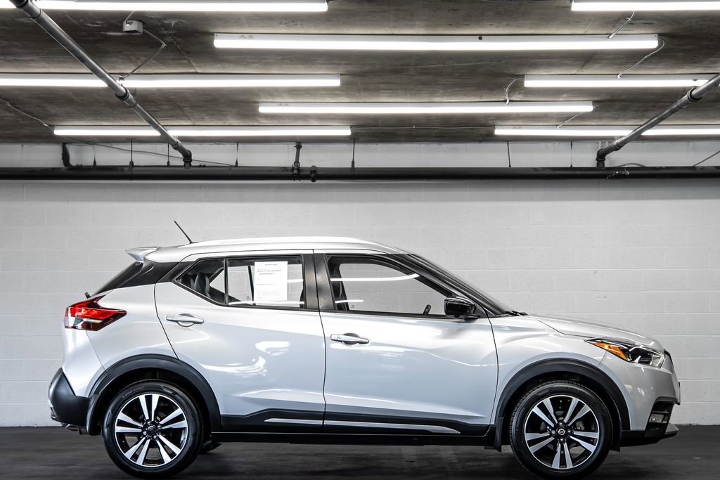 Used 2020 Nissan Kicks SR w/ SR Premium Package image 6