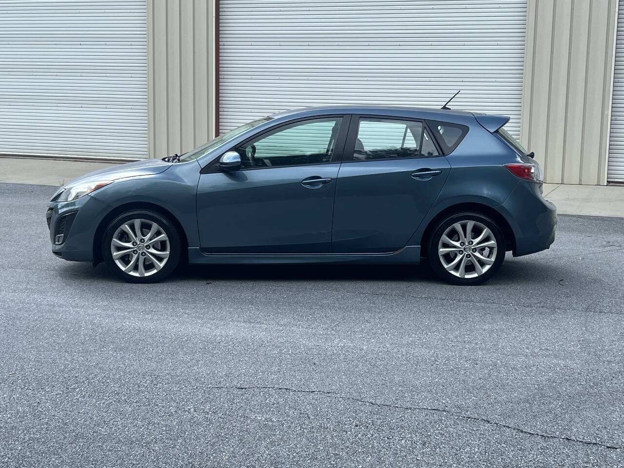 Used 2011 MAZDA MAZDA3 s Sport FWD image 3