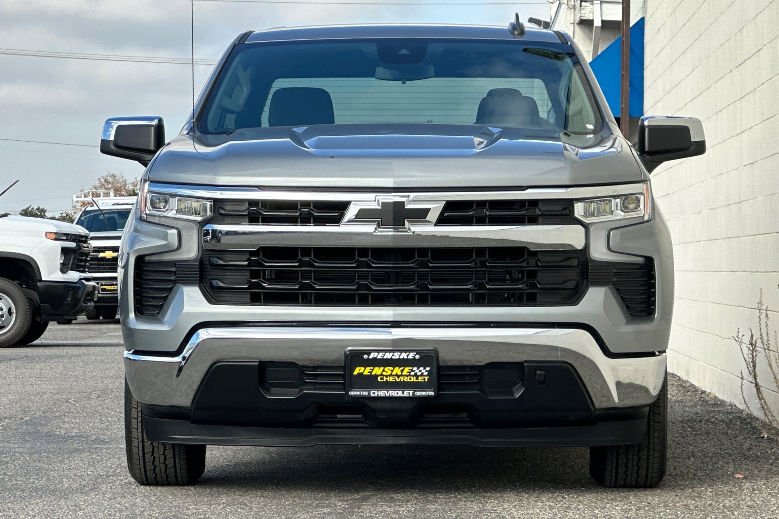 Used 2025 Chevrolet Silverado 1500 LT w/ LPO, Dark Essentials Package RWD image 9