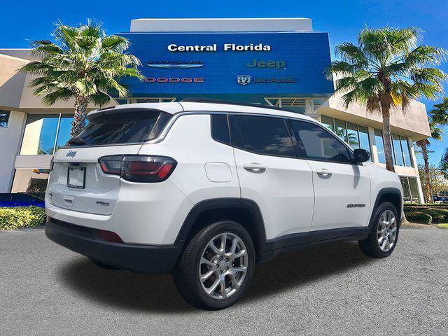 Certified 2023 Jeep Compass Latitude w/ Sun and Sound Group AWD/4WD image 5