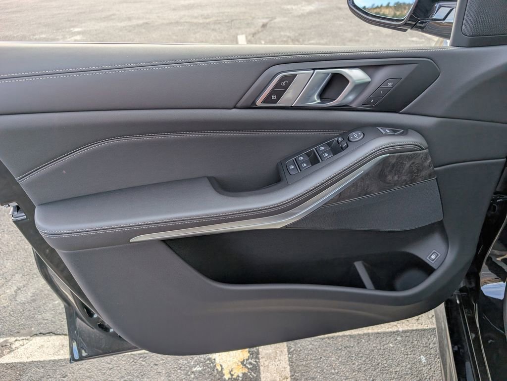 New 2026 BMW X5 xDrive50e w/ M Sport Package image 13