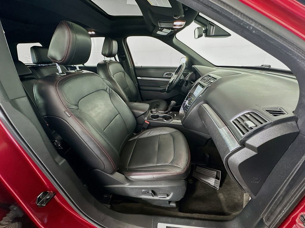 Used 2018 Ford Explorer Sport w/ Equipment Group 401A image 29