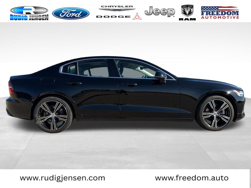 Used 2022 Volvo S60 B5 Inscription w/ Advanced Package image 6