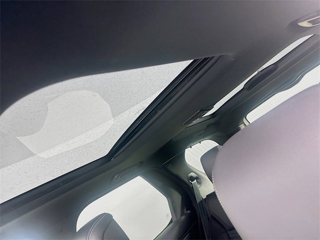 Used 2024 Land Rover Discovery Dynamic SE image 14