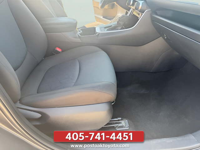 Used 2025 Toyota RAV4 XLE FWD image 24