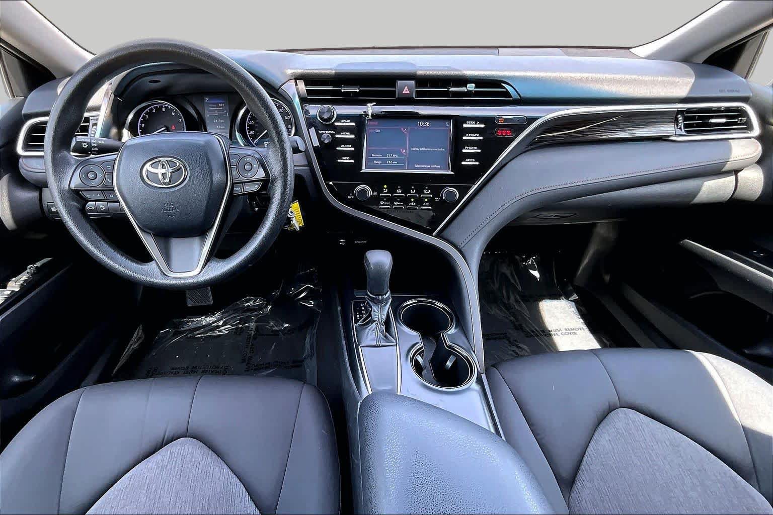 Used 2018 Toyota Camry LE FWD image 15