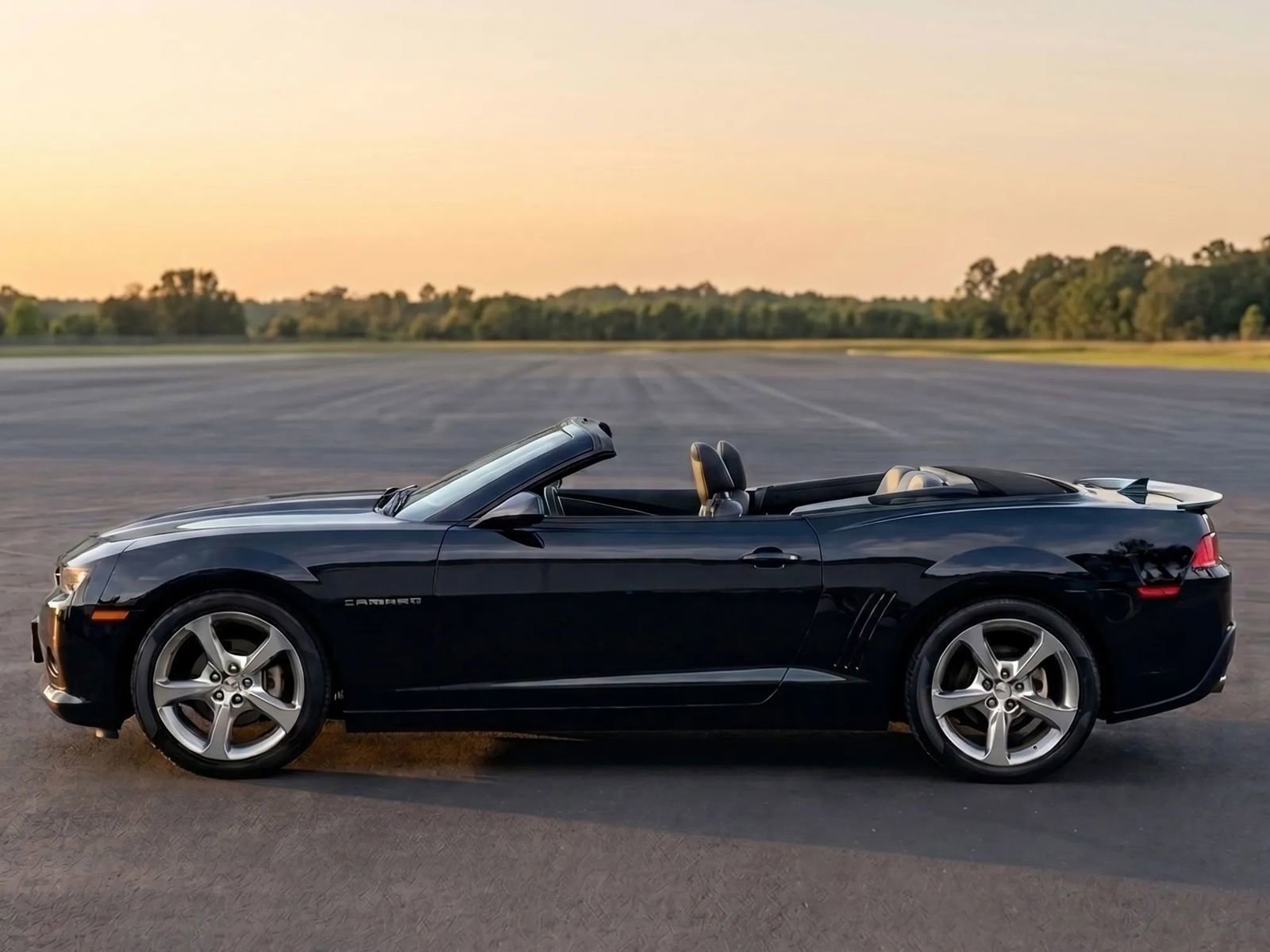 Used 2015 Chevrolet Camaro LT w/ RS Package RWD image 7
