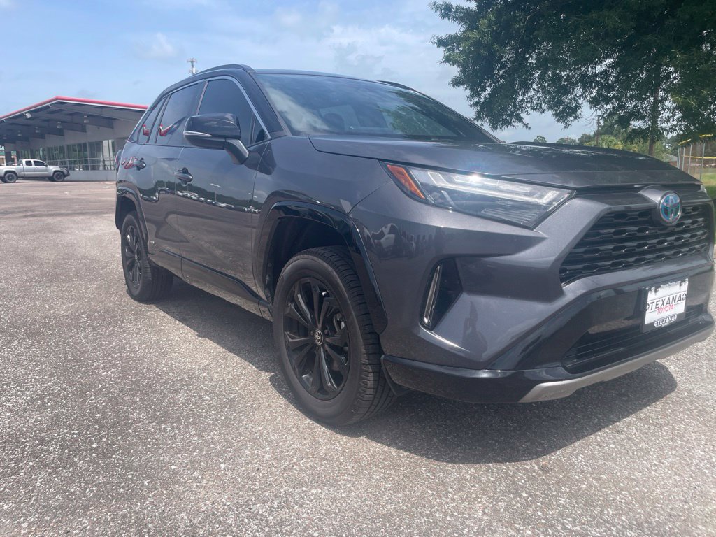 Used 2024 Toyota RAV4 XSE AWD/4WD image 10