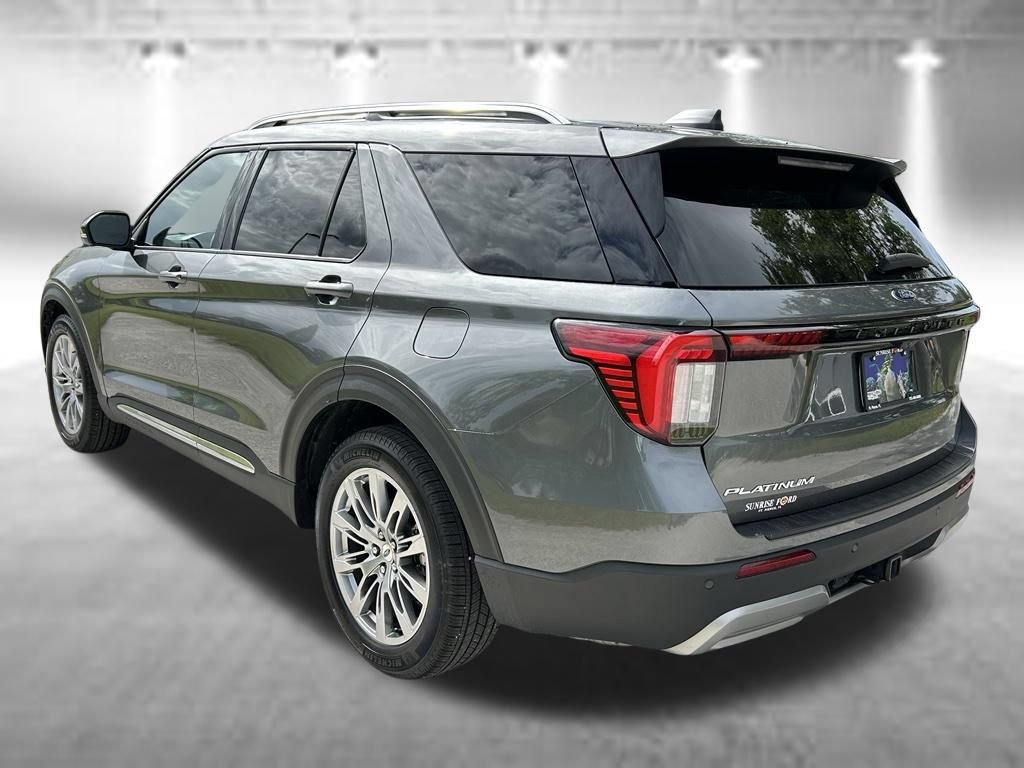 Used 2026 Ford Explorer Platinum RWD image 7