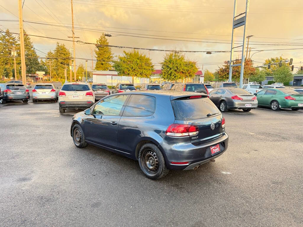 Used 2010 Volkswagen Golf 2-Door image 9