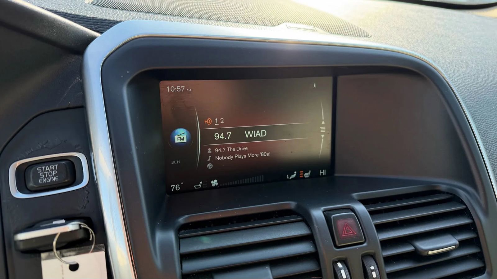 Used 2016 Volvo XC60 T5 Platinum image 32