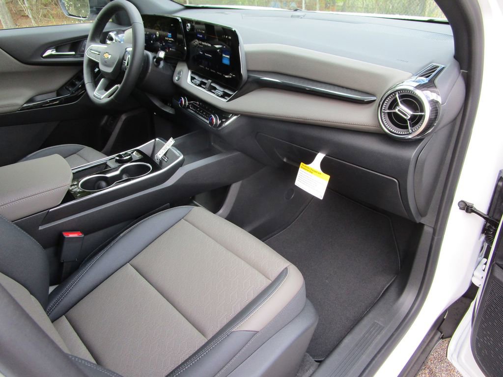 New 2026 Chevrolet Equinox LT w/ Convenience Package II image 27