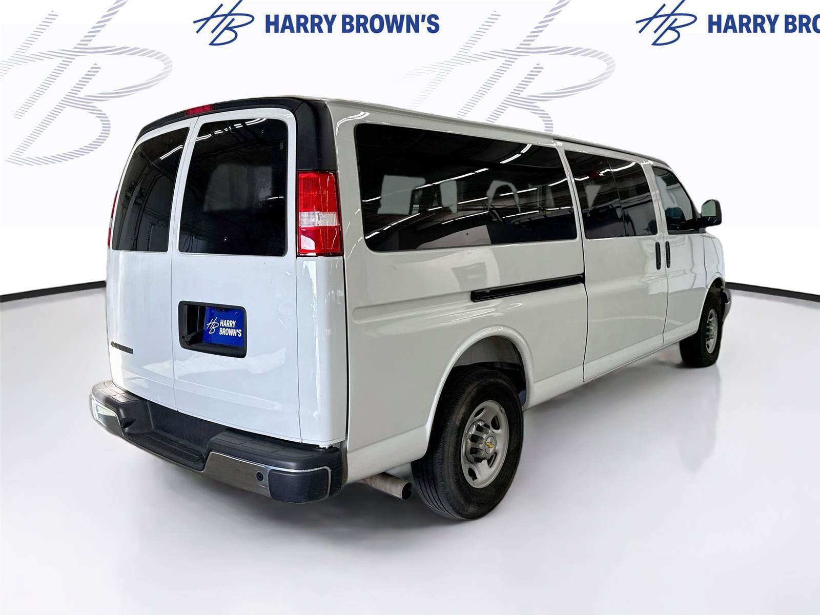 Used 2025 Chevrolet Express 3500 LT w/ LT Preferred Equipment Group RWD image 10