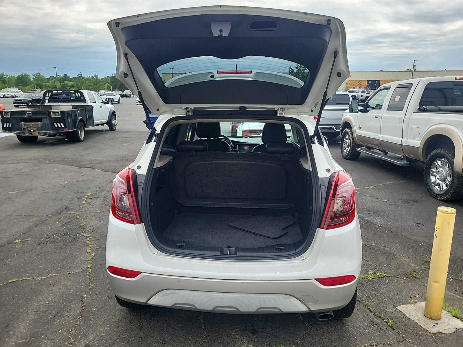 Used 2017 Buick Encore Sport Touring FWD image 15