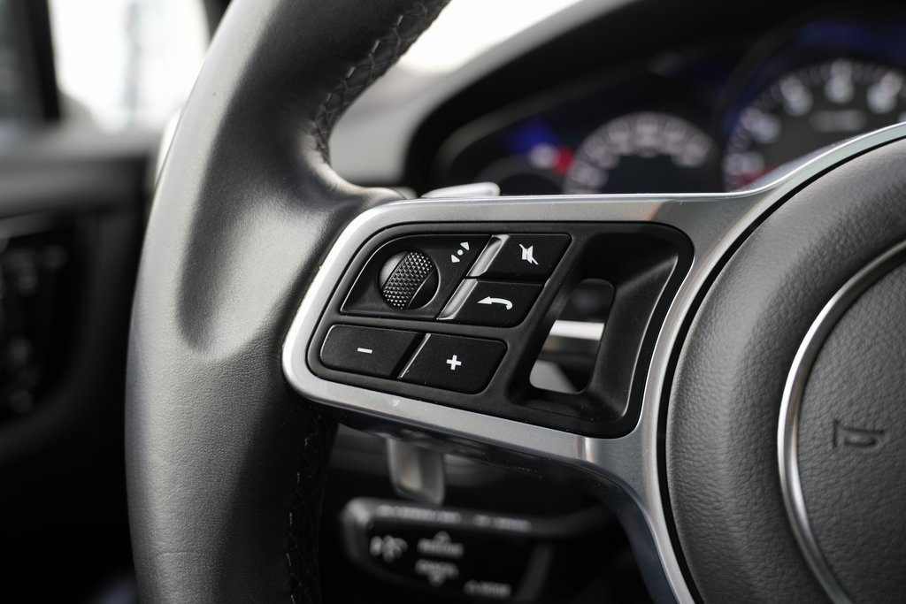 Used 2020 Porsche Cayenne image 45