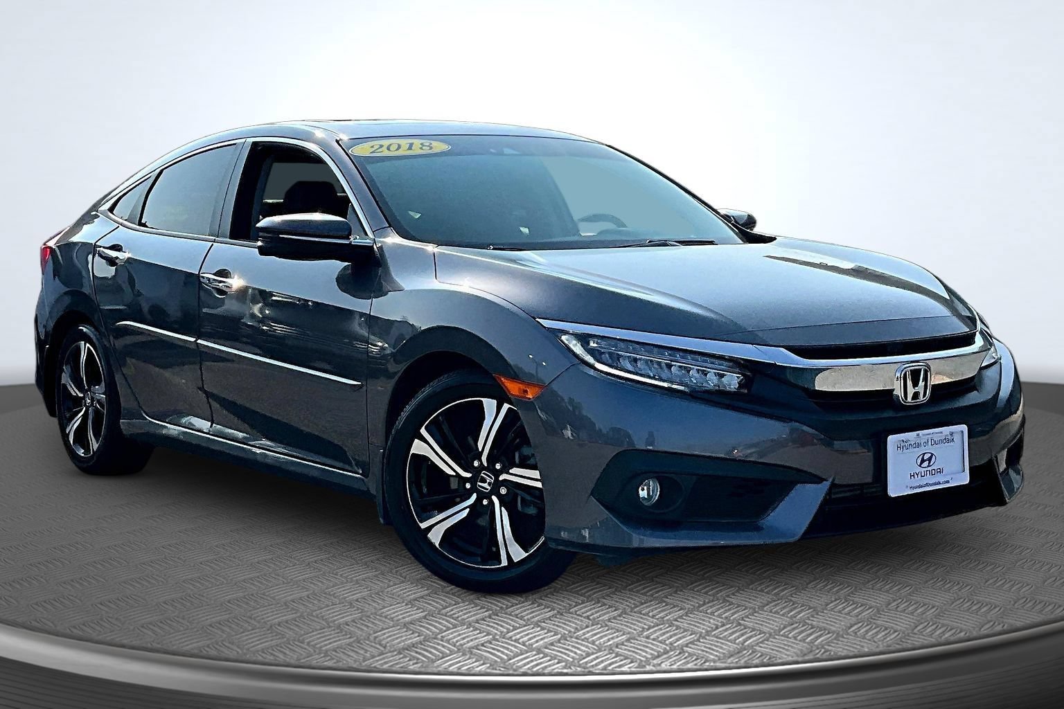 Used 2018 Honda Civic Touring image 2