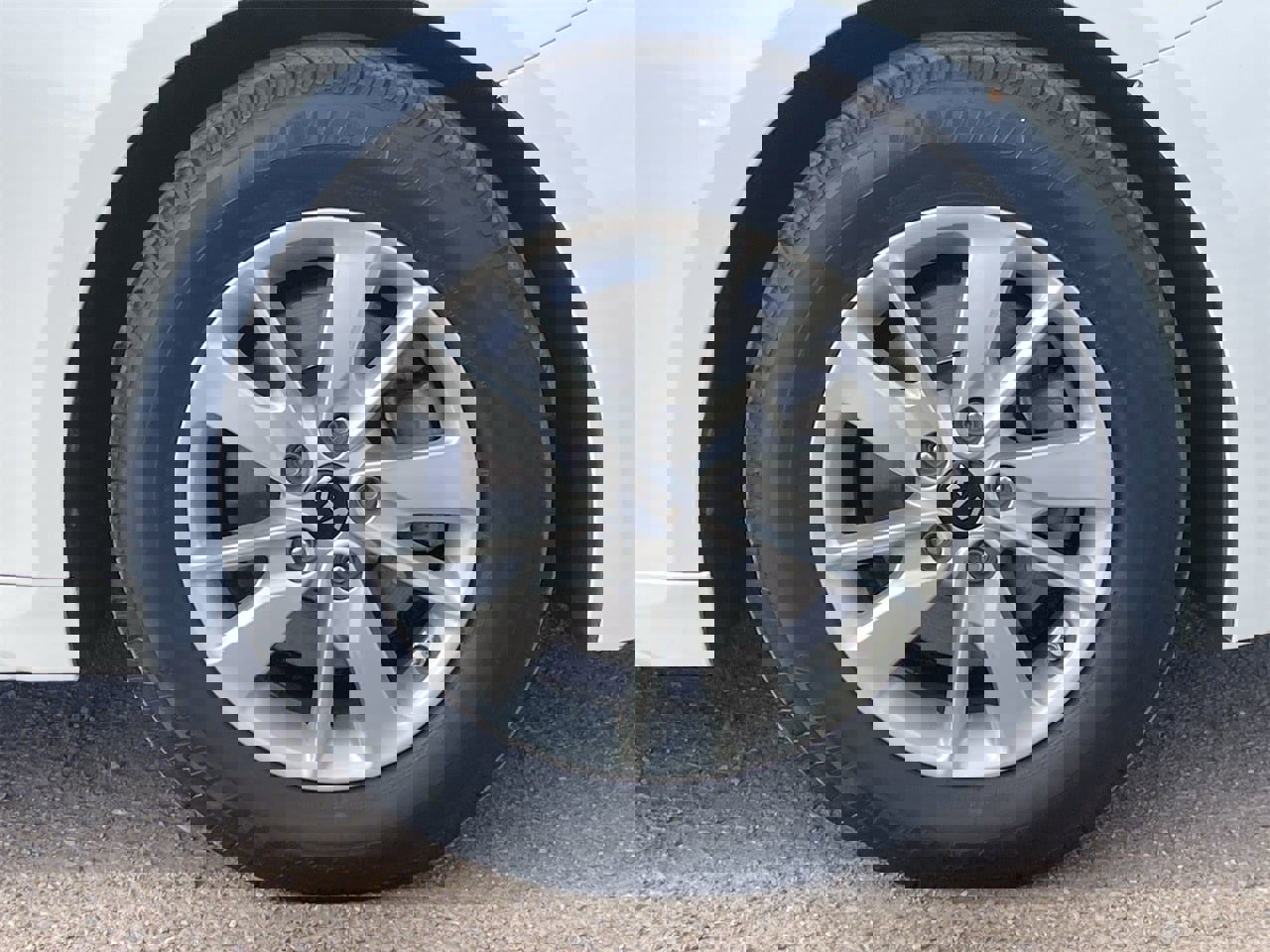 Used 2018 Kia Optima LX image 9