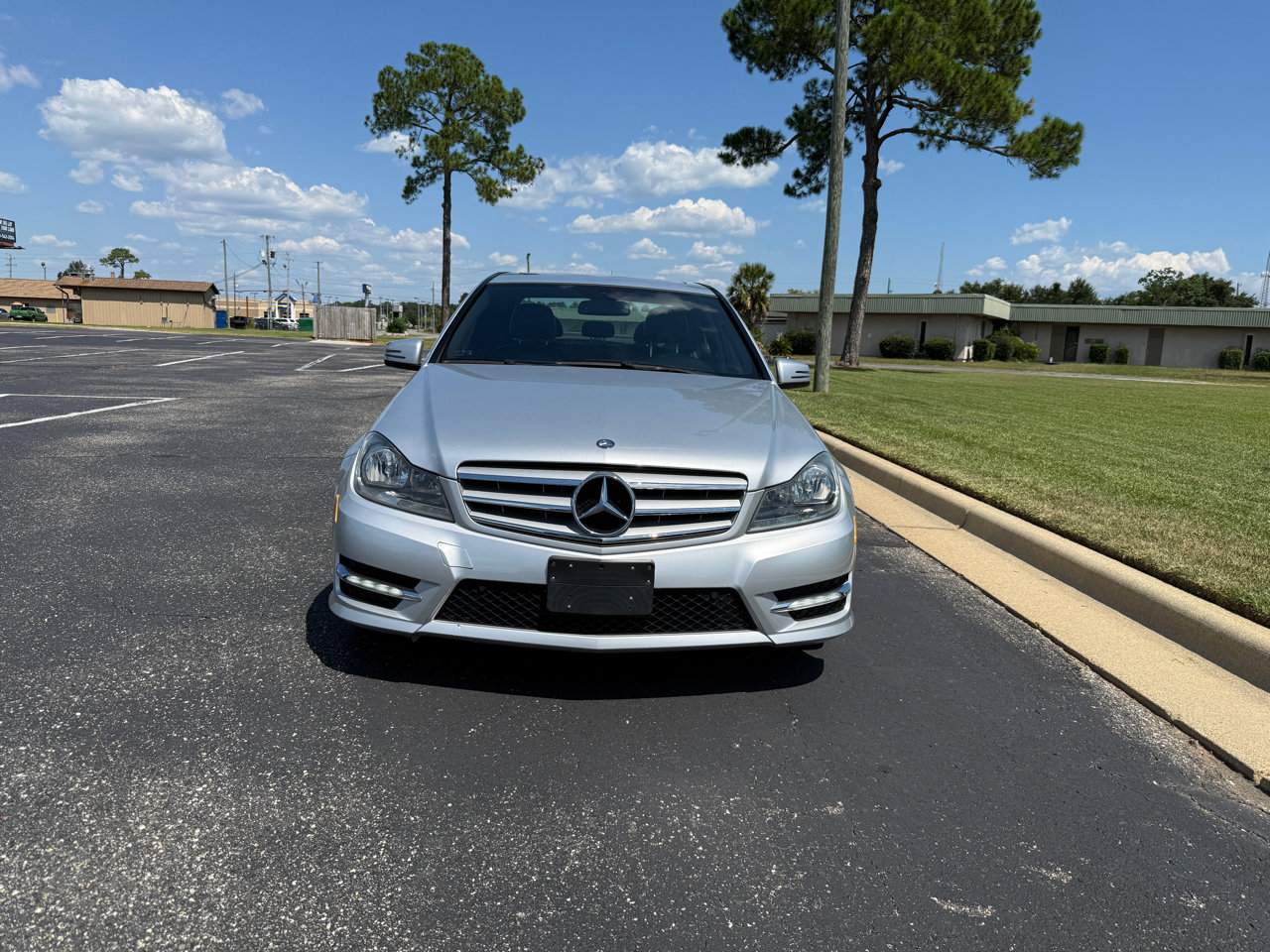 Used 2012 Mercedes-Benz C 300 Luxury image 3