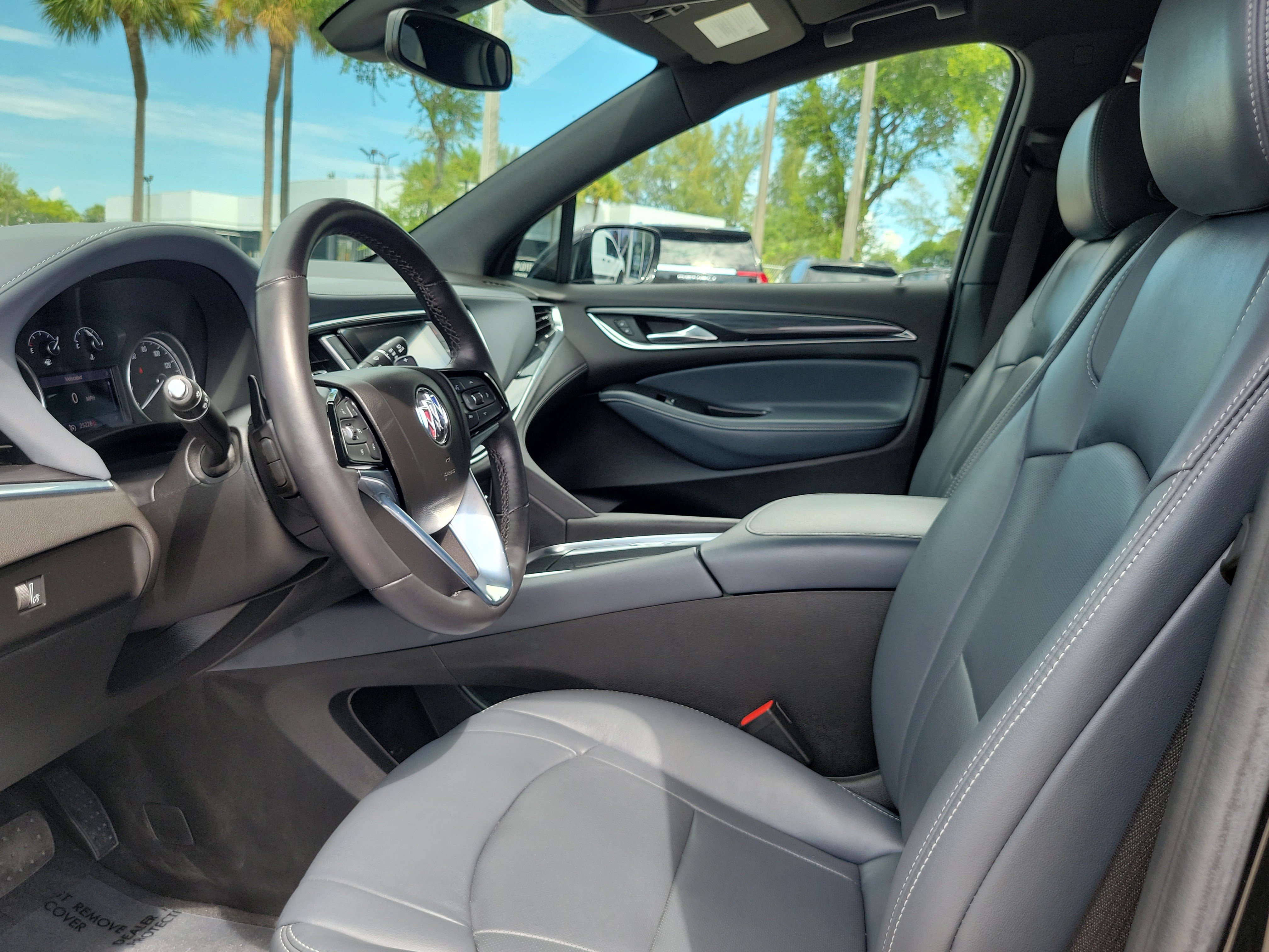 Used 2022 Buick Enclave Essence FWD image 11