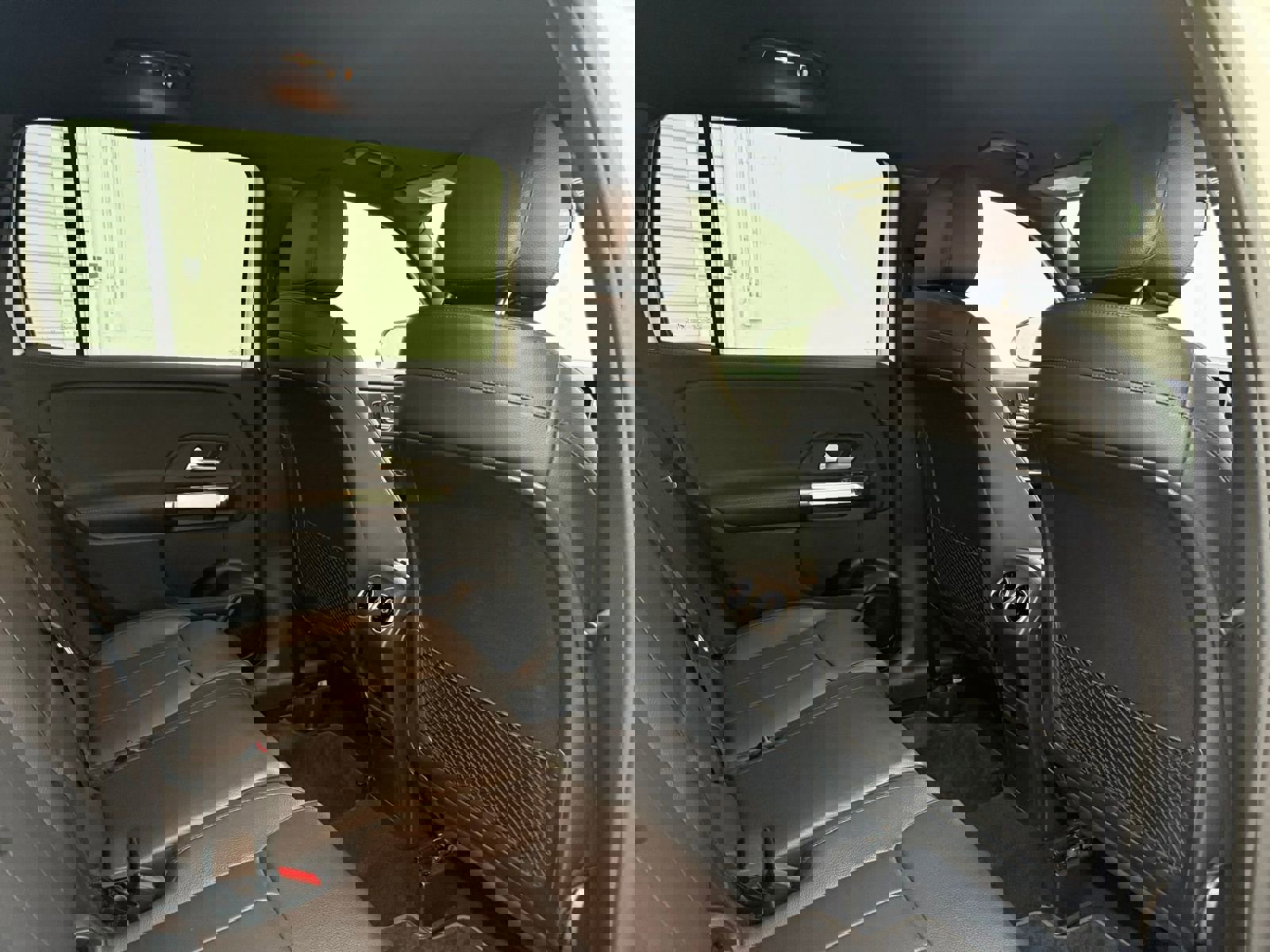 Used 2020 Mercedes-Benz GLB 250 image 43