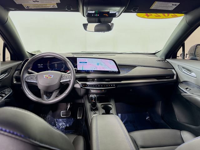 Used 2024 Cadillac XT4 Sport w/ Technology Package image 22