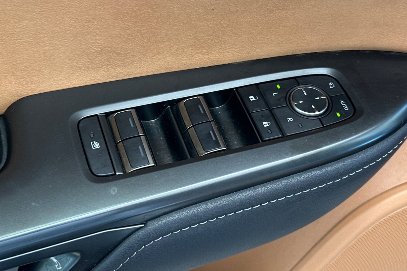 Certified 2025 Lexus RZ 450e AWD/4WD image 15