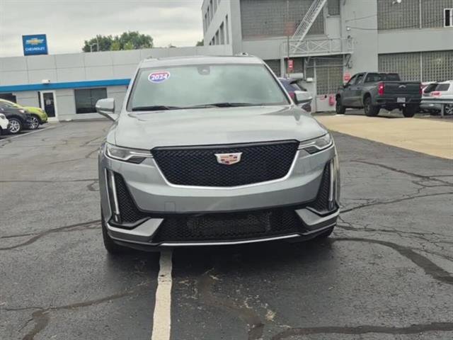 Used 2024 Cadillac XT6 Sport image 12