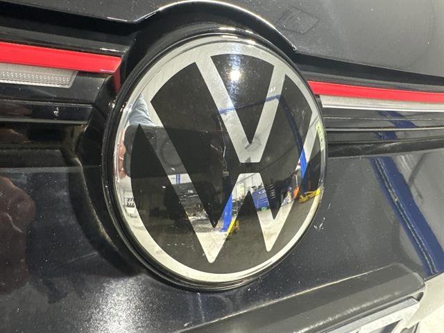 Certified 2024 Volkswagen GTI SE image 9