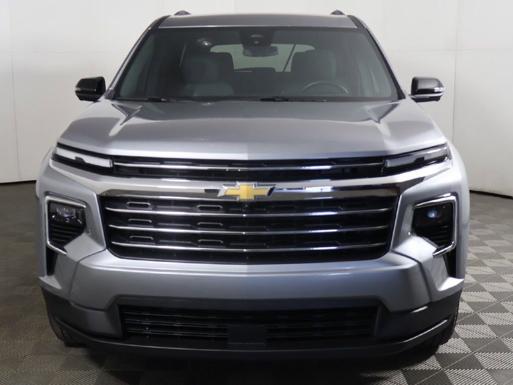 Used 2025 Chevrolet Traverse LT w/ Driver Confidence Package FWD image 12