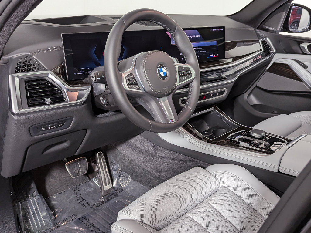 Used 2026 BMW X5 xDrive40i w/ M Sport Package AWD/4WD image 17