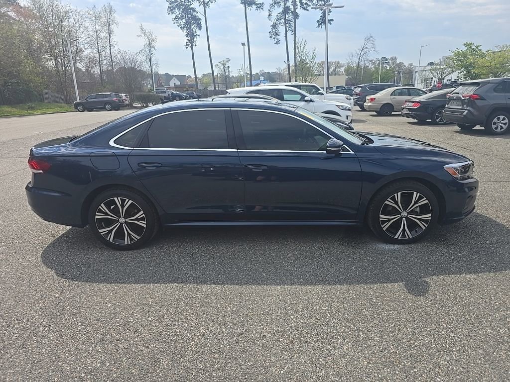 Used 2022 Volkswagen Passat 2.0T SE image 4