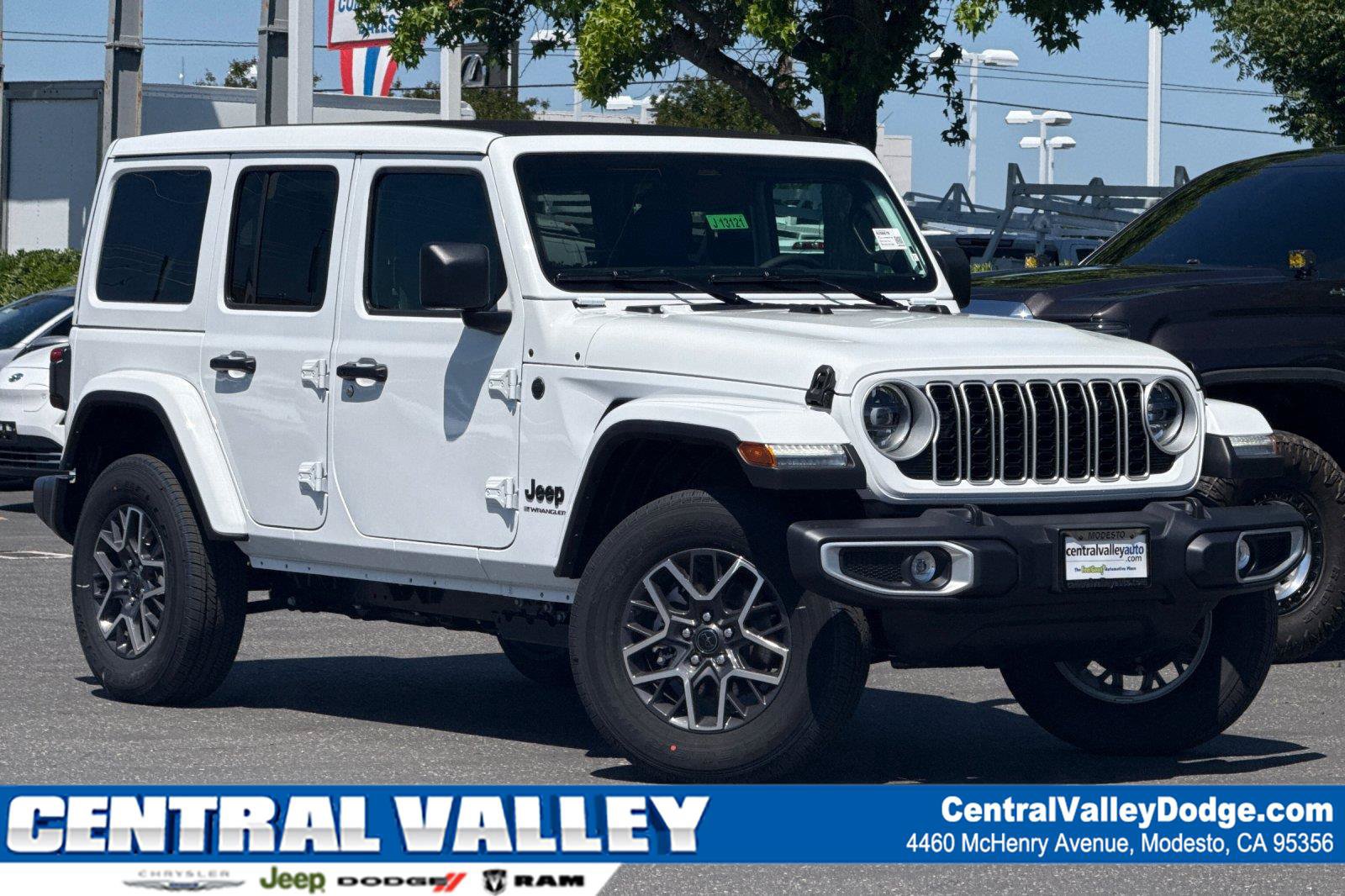 New 2026 Jeep Wrangler Unlimited Sahara AWD/4WD image 1