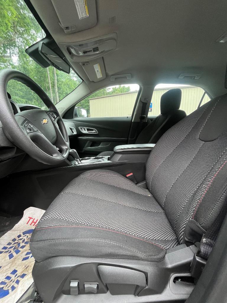 Used 2017 Chevrolet Equinox LS FWD image 16