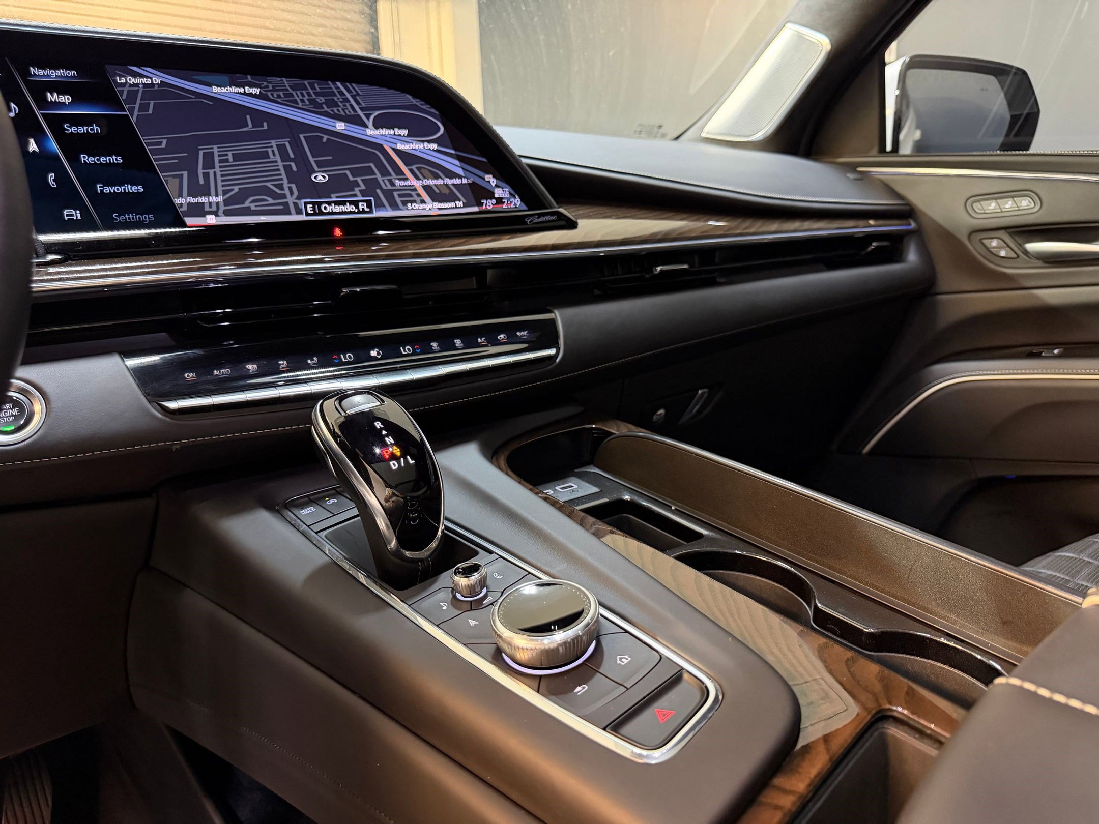 Certified 2024 Cadillac Escalade Sport Platinum w/ LPO, ONYX Package image 16