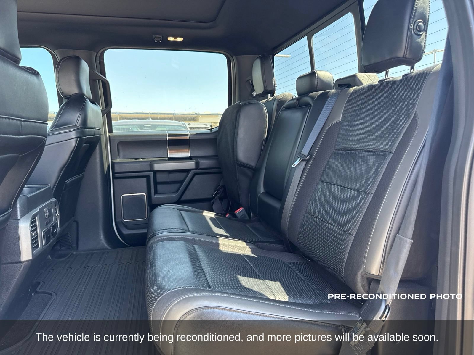 Used 2019 Ford F150 Raptor w/ Equipment Group 802A Luxury AWD/4WD image 22