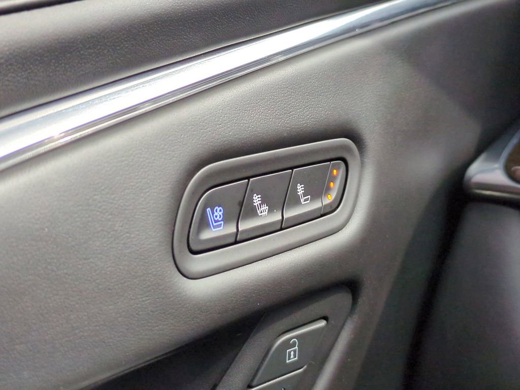 Used 2024 Cadillac Escalade Premium Luxury Platinum image 23