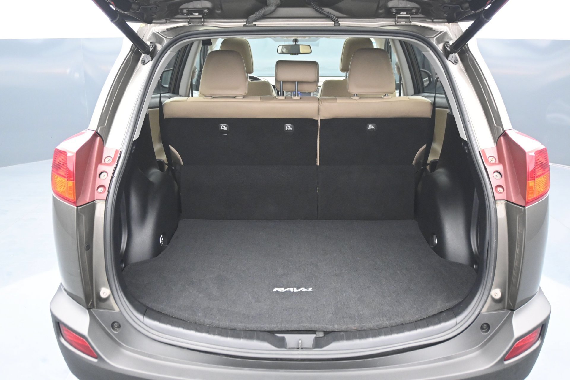 Used 2014 Toyota RAV4 Limited AWD/4WD image 15