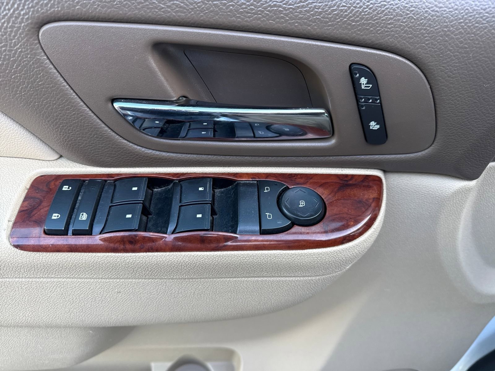 Used 2014 GMC Yukon XL SLT image 10