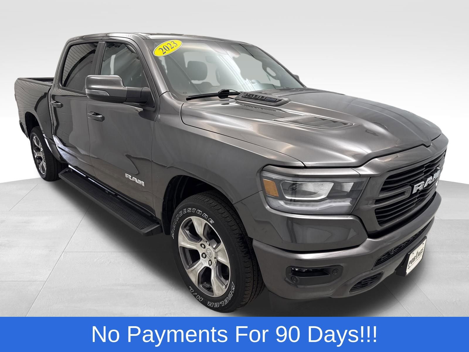 Used 2023 RAM 1500 Laramie AWD/4WD image 1