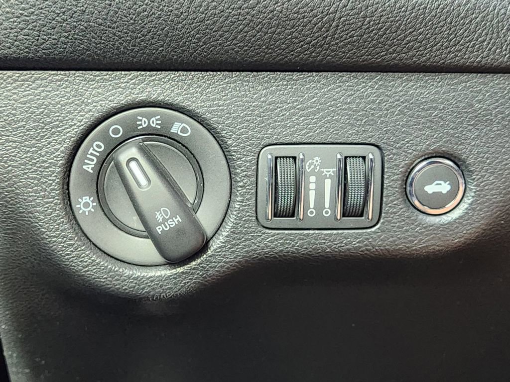 Used 2023 Dodge Challenger SXT w/ Blacktop Package image 24