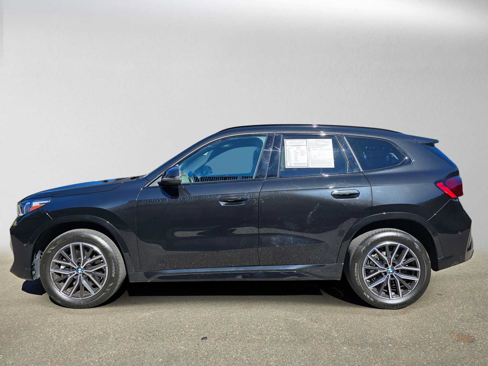 Used 2025 BMW X1 xDrive28i w/ M Sport Package AWD/4WD image 6